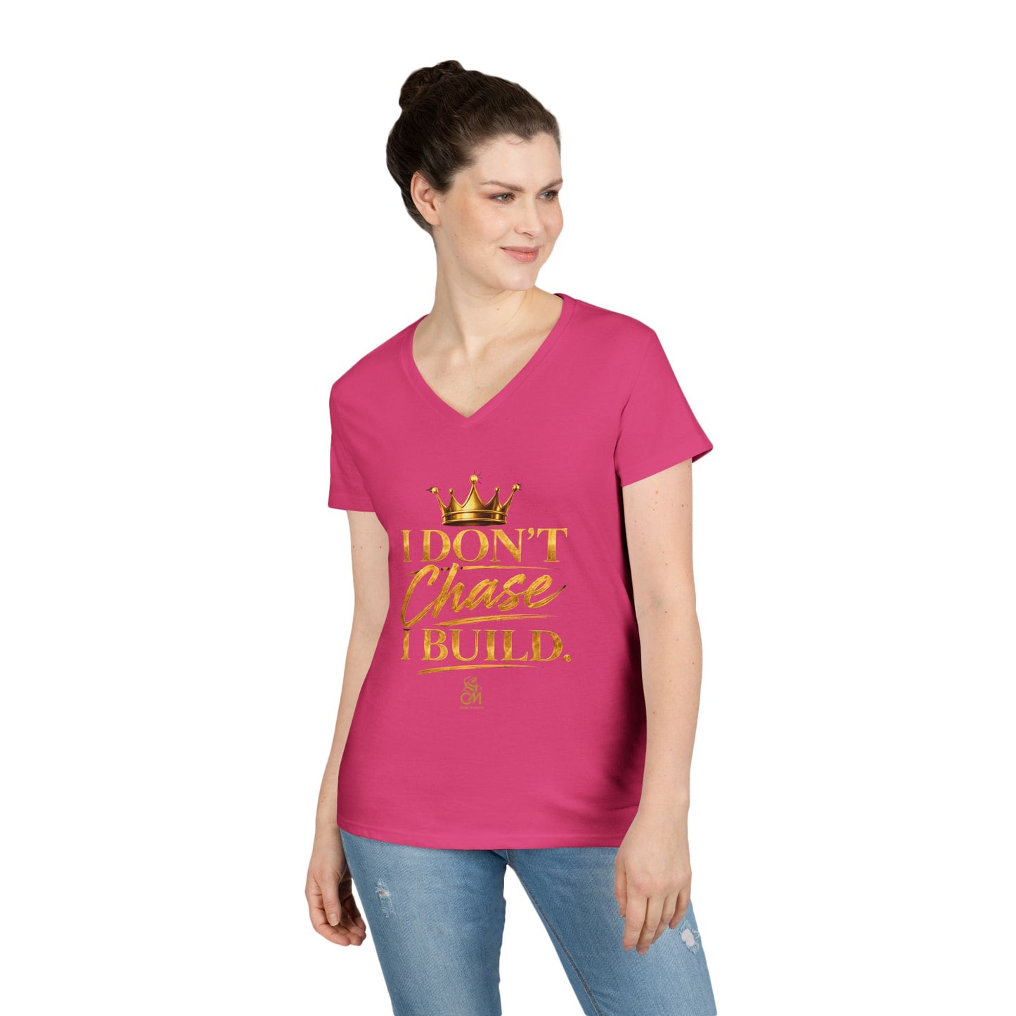 I DON'T CHASE I BUILD WOMEN'S Tee V-Neck T-Shirt